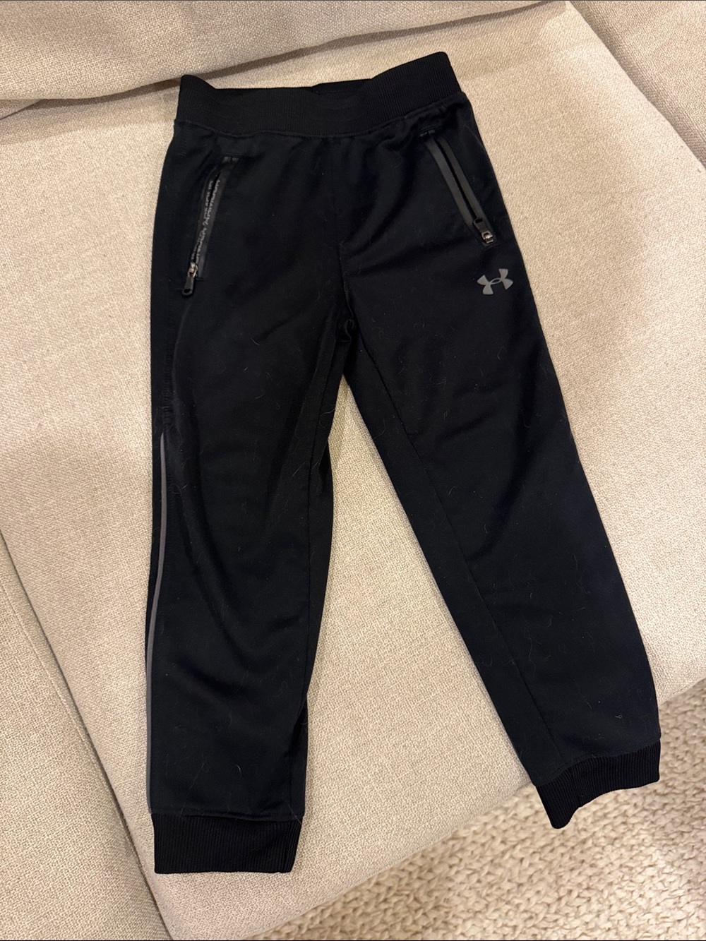 Under Armour Boys' Black Athletic Jogger Pants 4t